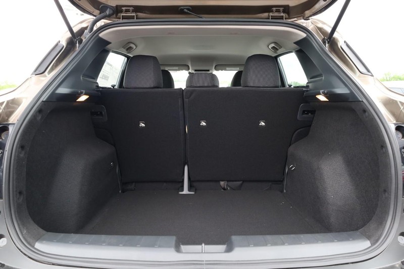 Nissan Kicks Vehicle Image 07