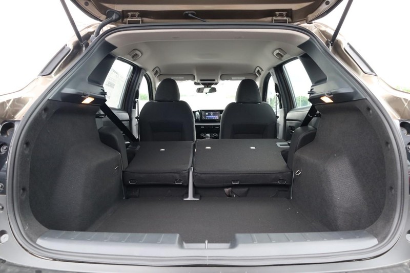 Nissan Kicks Vehicle Image 09