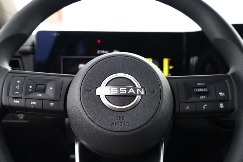 Nissan Kicks Vehicle Image 11