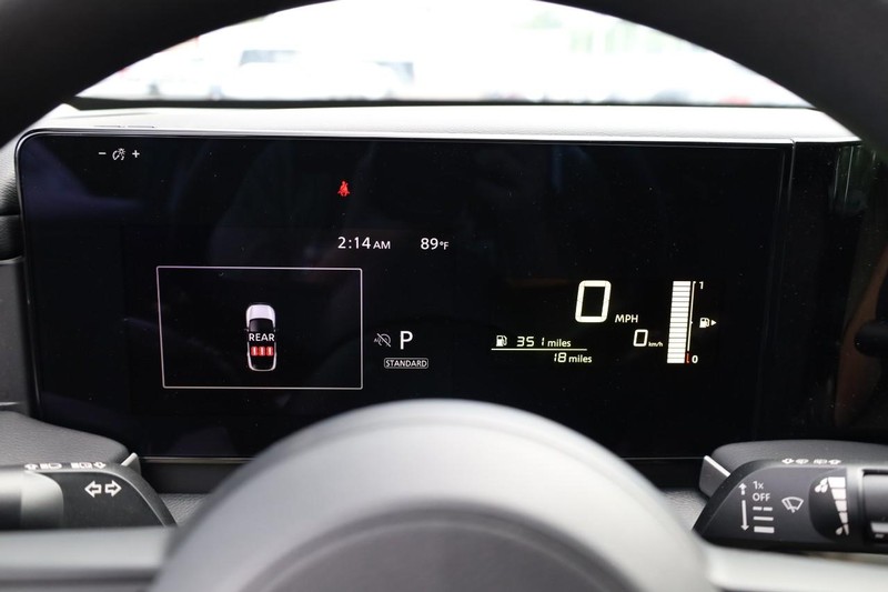 Nissan Kicks Vehicle Image 12