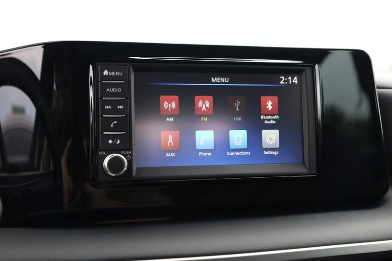 Nissan Kicks Vehicle Image 13