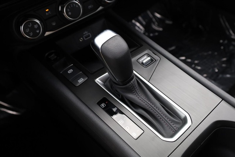 Nissan Kicks Vehicle Image 17