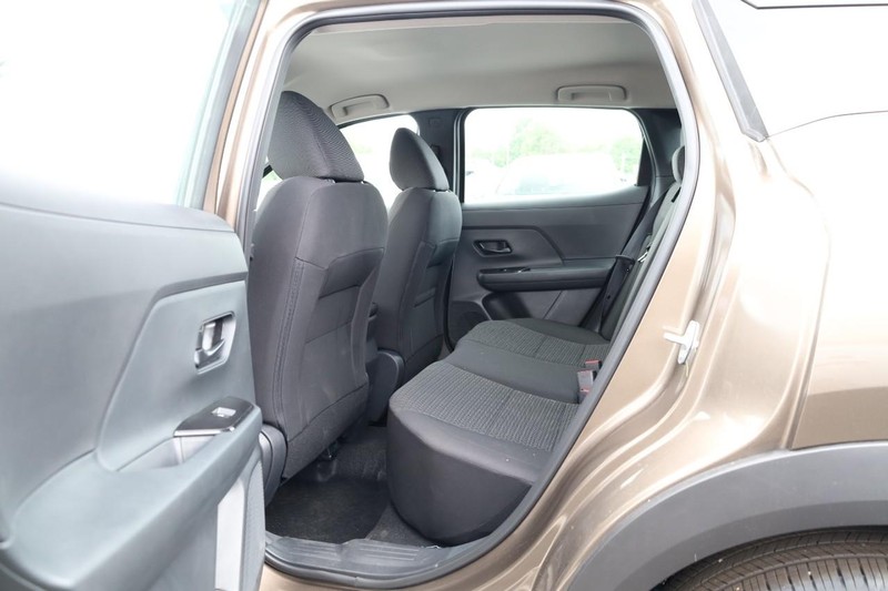 Nissan Kicks Vehicle Image 22