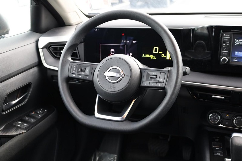 Nissan Kicks Vehicle Image 23