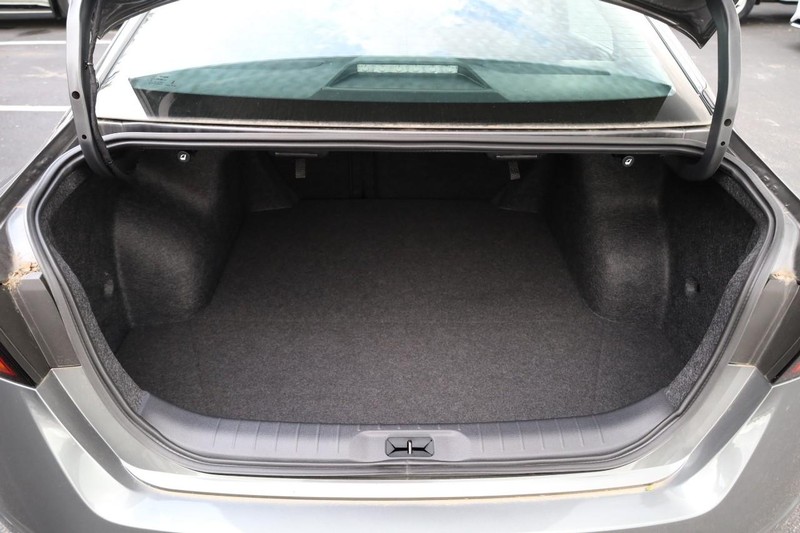 Nissan Altima Vehicle Image 07