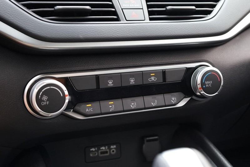 Nissan Altima Vehicle Image 13