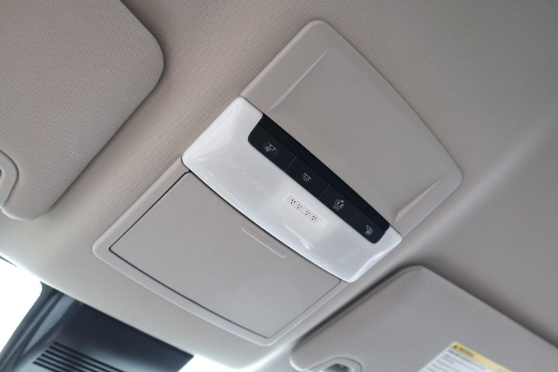 Nissan Altima Vehicle Image 16