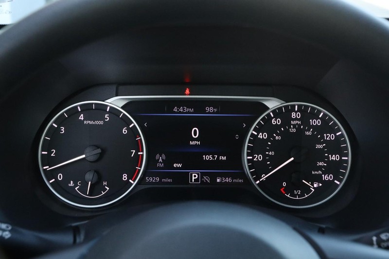Nissan Sentra Vehicle Image 13