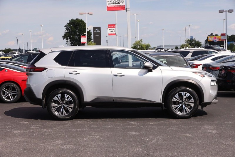 Nissan Rogue Vehicle Image 05