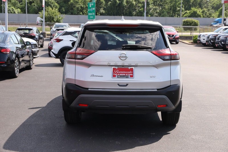 Nissan Rogue Vehicle Image 06