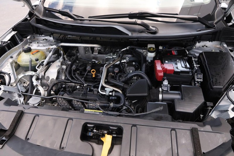 Nissan Rogue Vehicle Image 24