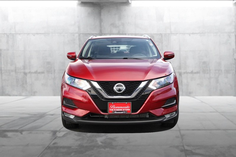 Nissan Rogue Sport Vehicle Image 04