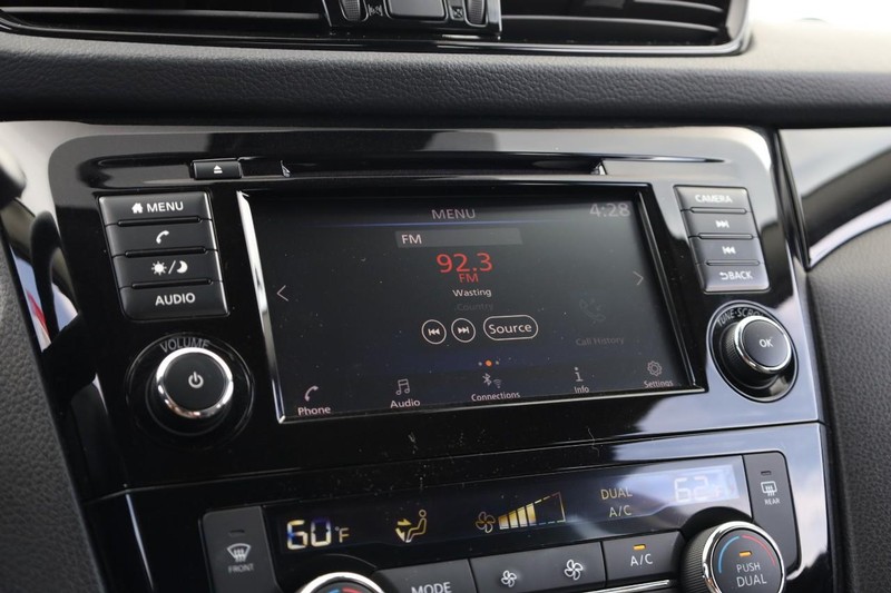 Nissan Rogue Sport Vehicle Image 12