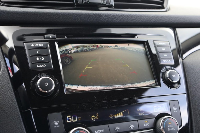 Nissan Rogue Sport Vehicle Image 13
