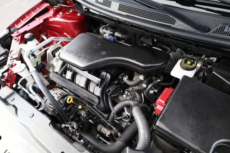 Nissan Rogue Sport Vehicle Image 25