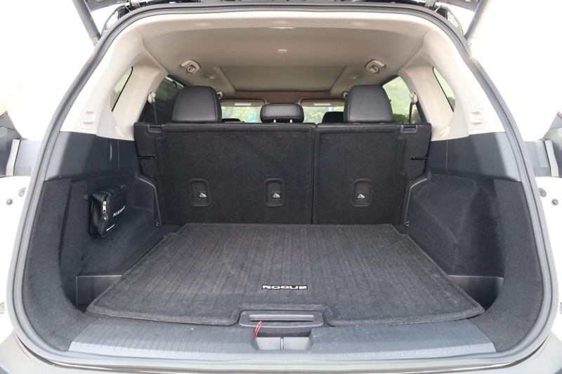 Nissan Rogue Vehicle Image 07