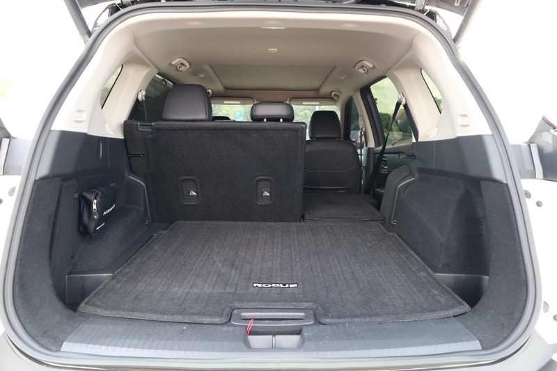 Nissan Rogue Vehicle Image 08