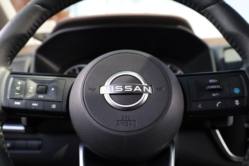 Nissan Rogue Vehicle Image 14