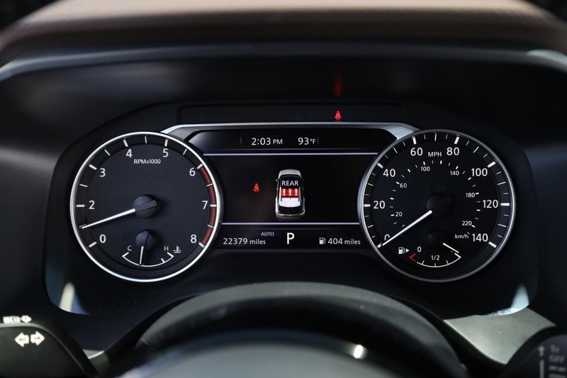 Nissan Rogue Vehicle Image 15