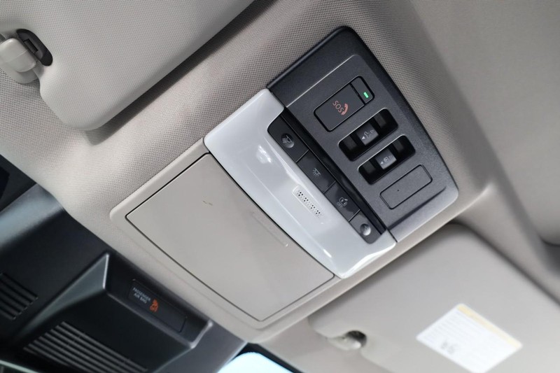 Nissan Rogue Vehicle Image 21