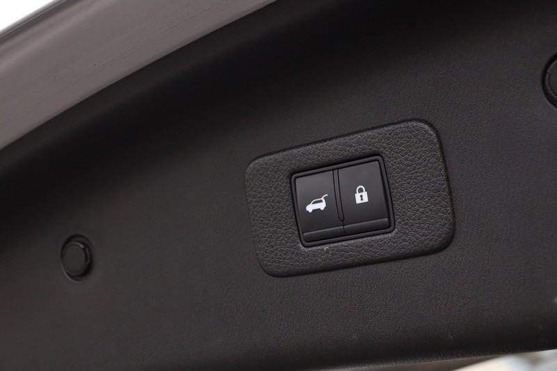 Nissan Armada Vehicle Image 08