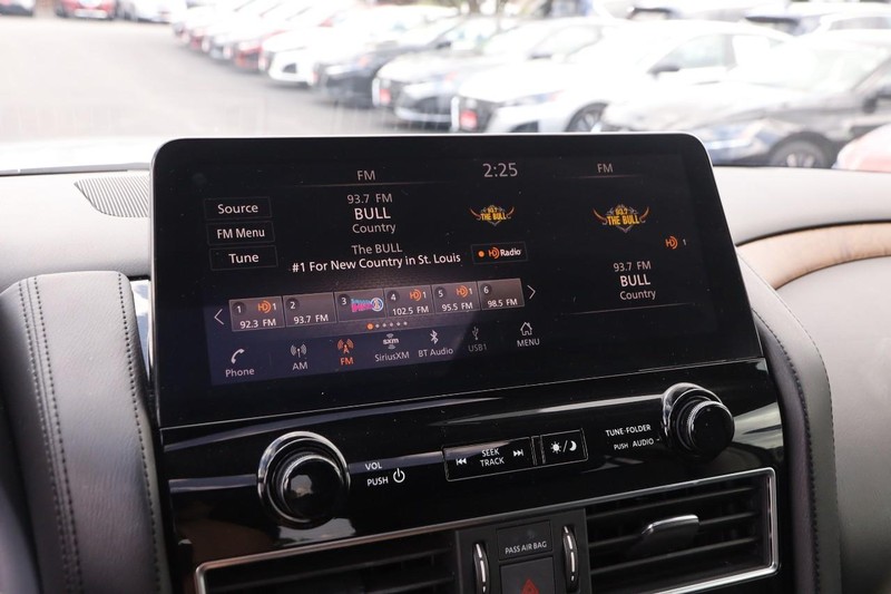 Nissan Armada Vehicle Image 15