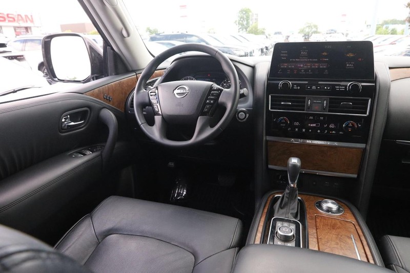 Nissan Armada Vehicle Image 22