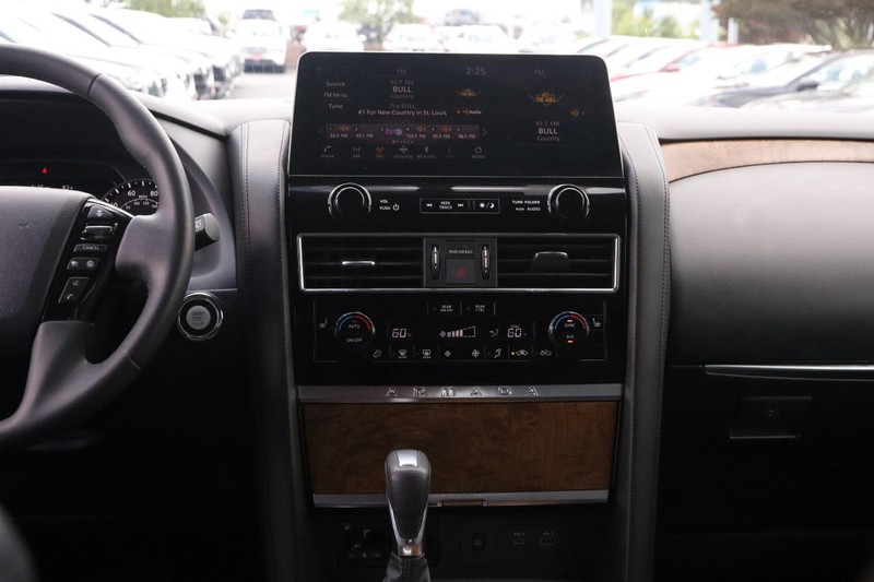 Nissan Armada Vehicle Image 24