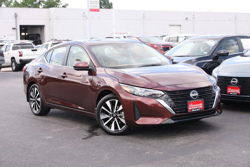 Nissan Sentra Vehicle Image 02