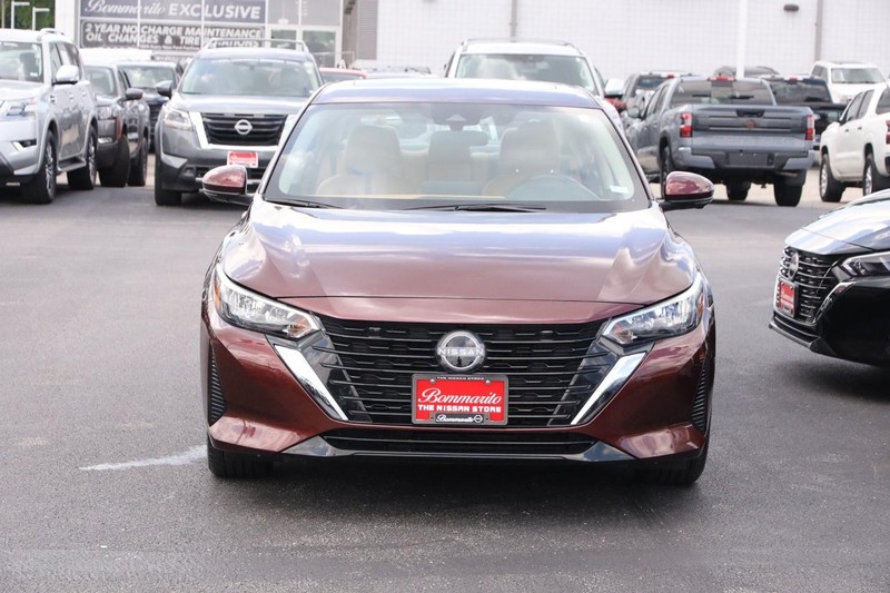 Nissan Sentra Vehicle Image 04