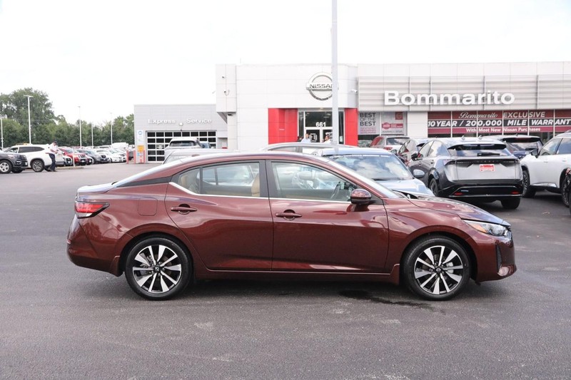 Nissan Sentra Vehicle Image 05