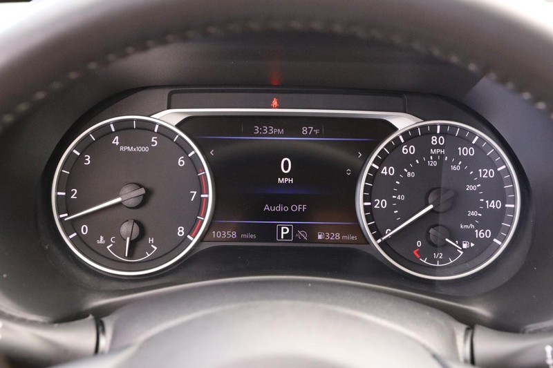 Nissan Sentra Vehicle Image 14