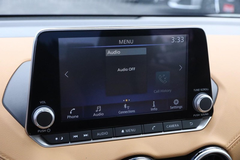 Nissan Sentra Vehicle Image 16