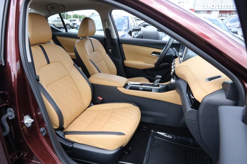 Nissan Sentra Vehicle Image 26