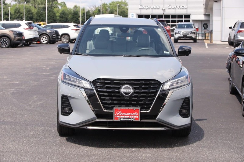 Nissan Kicks Vehicle Image 04
