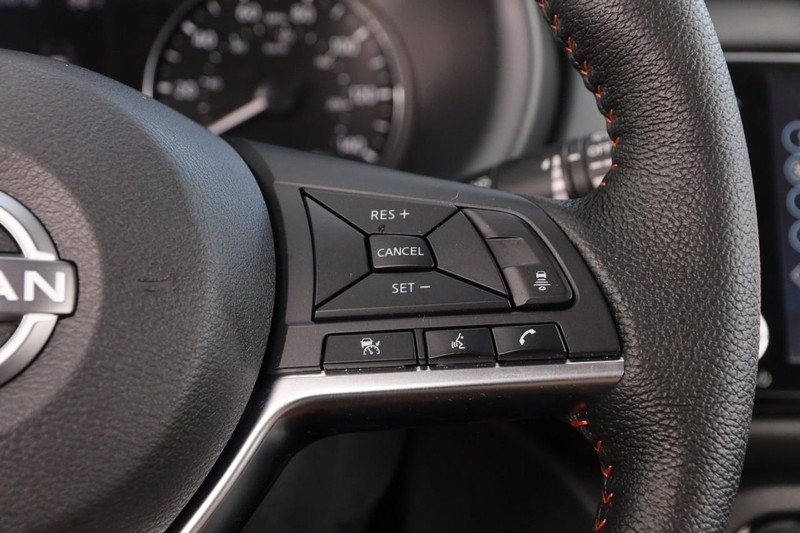 Nissan Kicks Vehicle Image 12