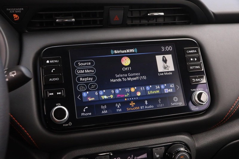 Nissan Kicks Vehicle Image 15