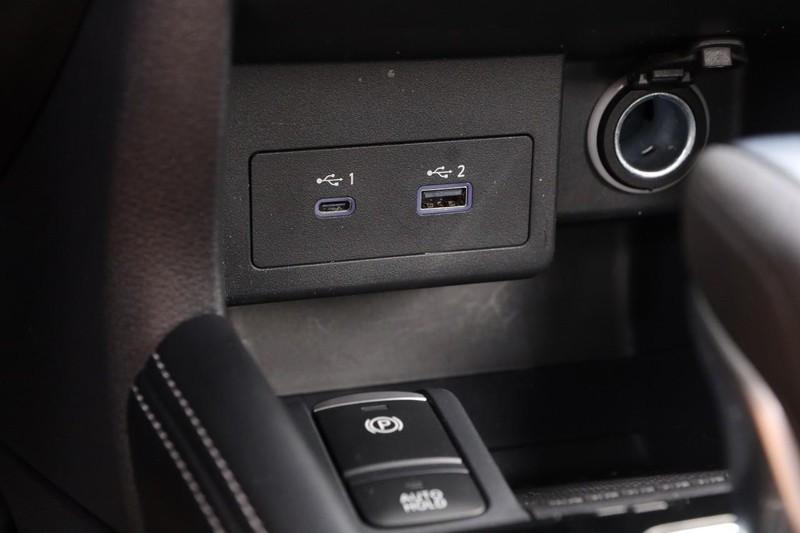 Nissan Kicks Vehicle Image 18