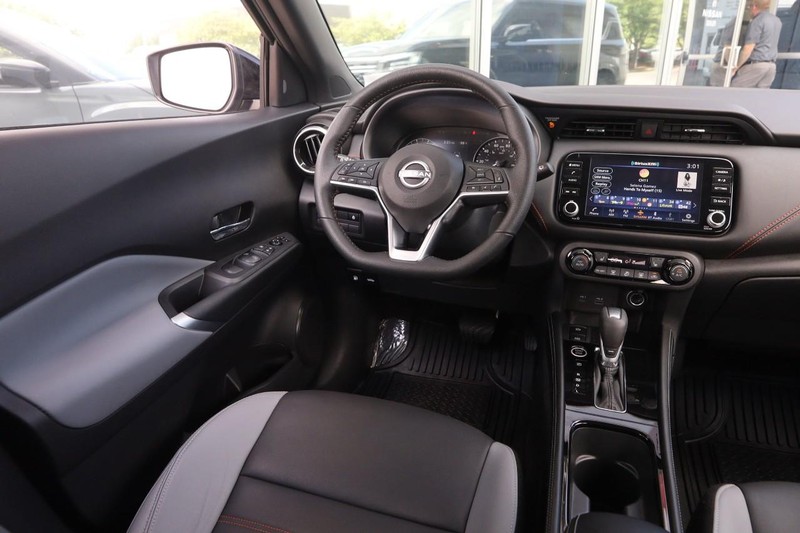 Nissan Kicks Vehicle Image 21