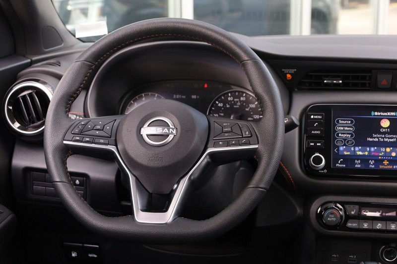Nissan Kicks Vehicle Image 22