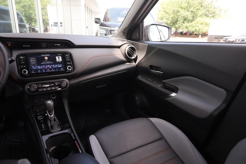 Nissan Kicks Vehicle Image 24