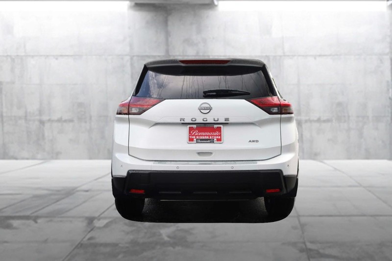 Nissan Rogue Vehicle Image 06