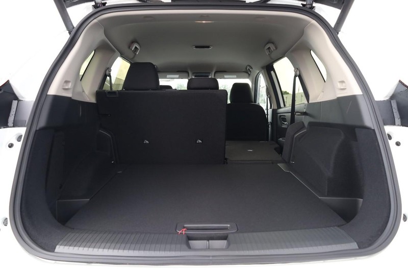 Nissan Rogue Vehicle Image 08