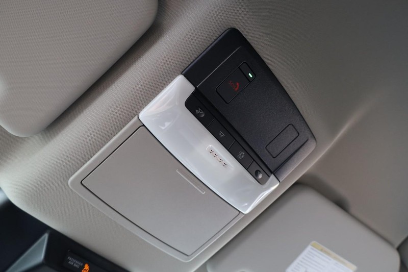 Nissan Rogue Vehicle Image 19