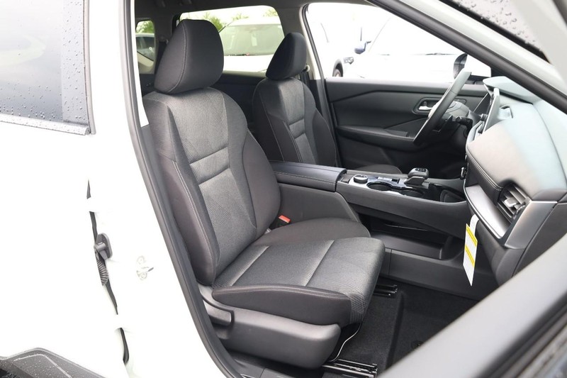 Nissan Rogue Vehicle Image 27