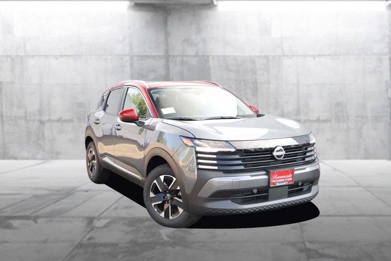 Nissan Kicks Vehicle Image 02