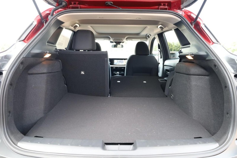 Nissan Kicks Vehicle Image 08