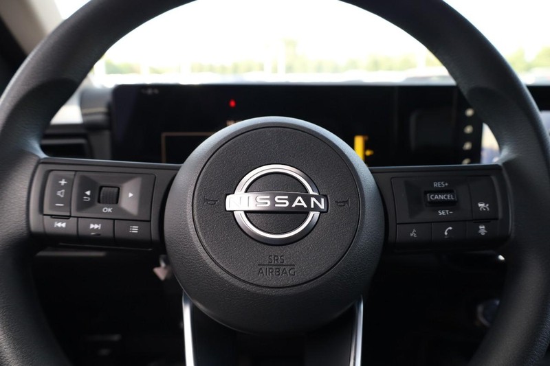 Nissan Kicks Vehicle Image 13