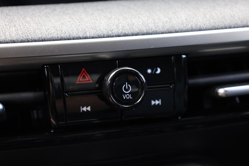 Nissan Kicks Vehicle Image 17