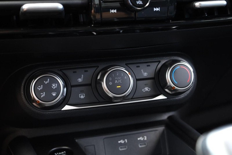 Nissan Kicks Vehicle Image 18
